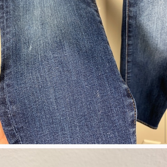 Petite 8" toothpick jean in Vista wash
Item H3484 - Picture 10 of 13